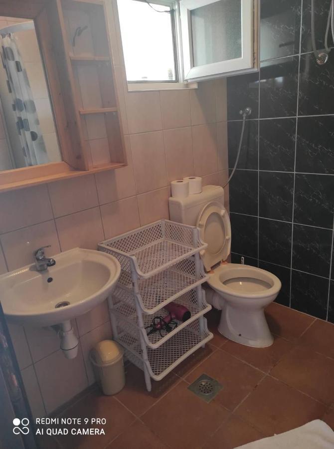 Sandra Vir Exteriör bild